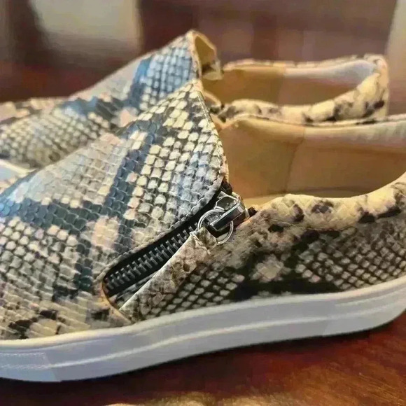 Steve Madden Glaammar Slip On Snakeskin Animal Print Sneaker Black Gray Size 8 - Picture 6 of 8